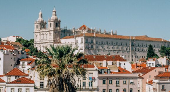 “Set-Jetting” Is Back: How Movies and TV Shows Are Shaping Where We Travel in 2026